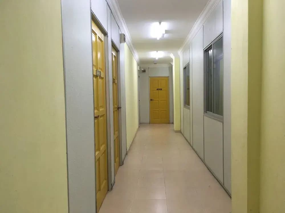 SPOT ON 89857 Azra Inn Rumah Tumpangan - photo 11