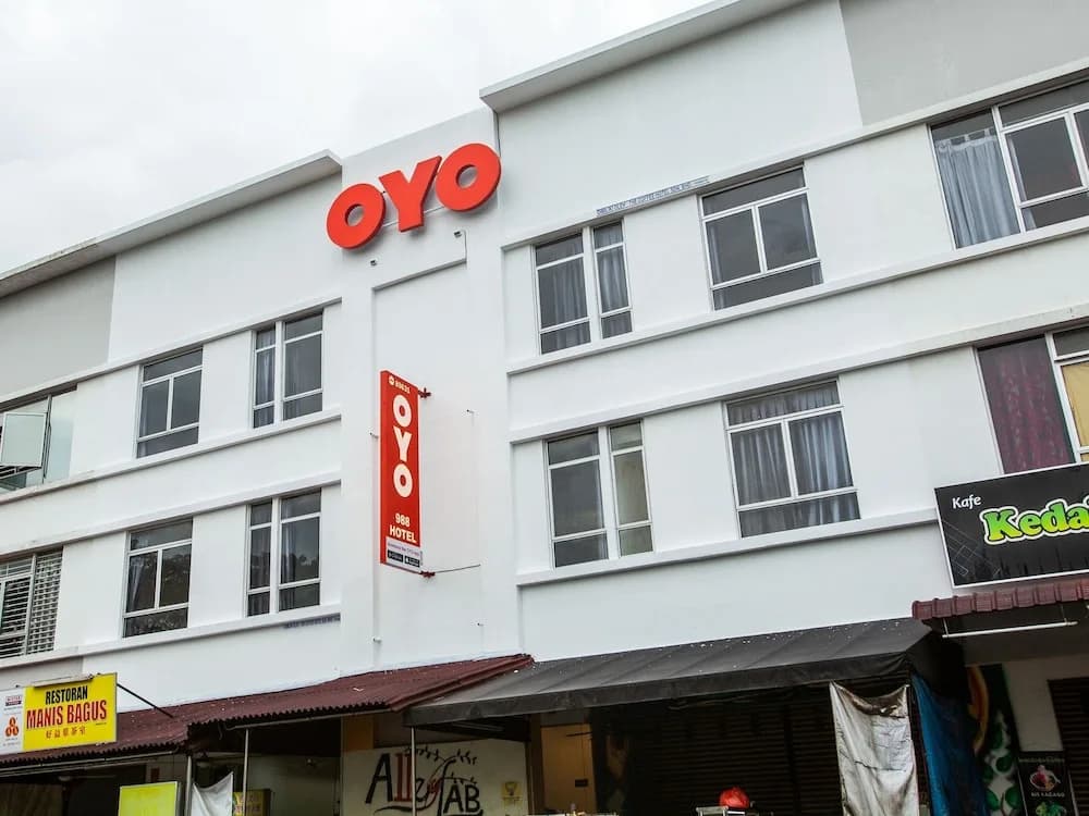 988 Hotel by OYO Rooms - photo 1