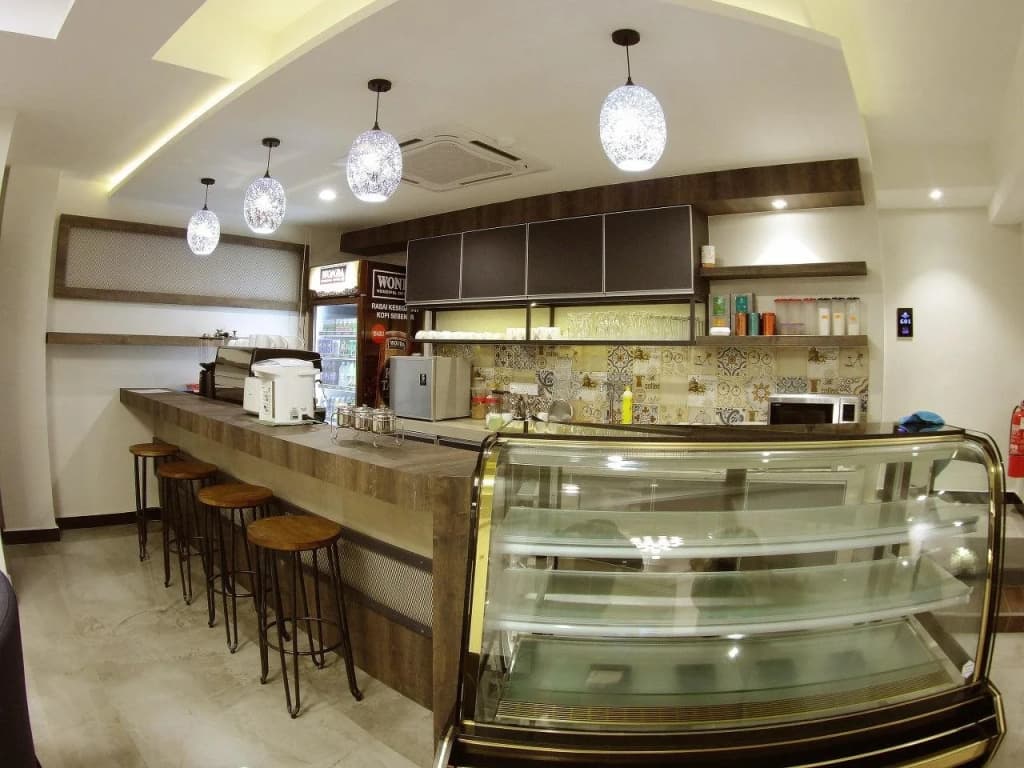 Meriton Inn Hotel - photo 10