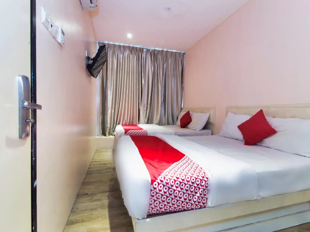 OYO 479 The Green Hotel - photo 7