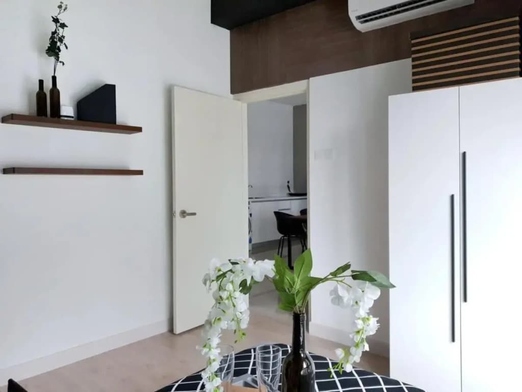 Stylish & Cozy 2BR Apt at Arte Plus, FREE Parking - photo 15