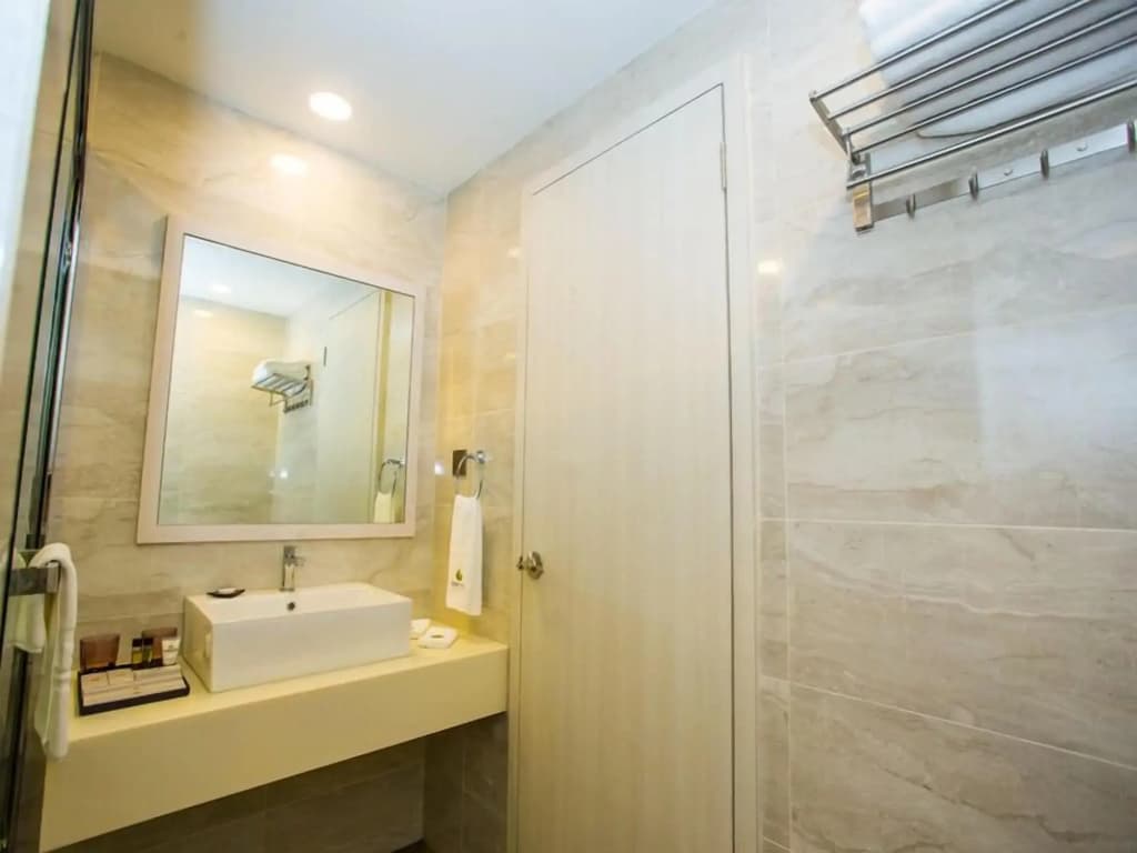 Austin Park Hotel - photo 8