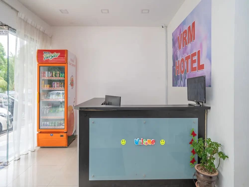 VRM Hotel by OYO Rooms - photo 10