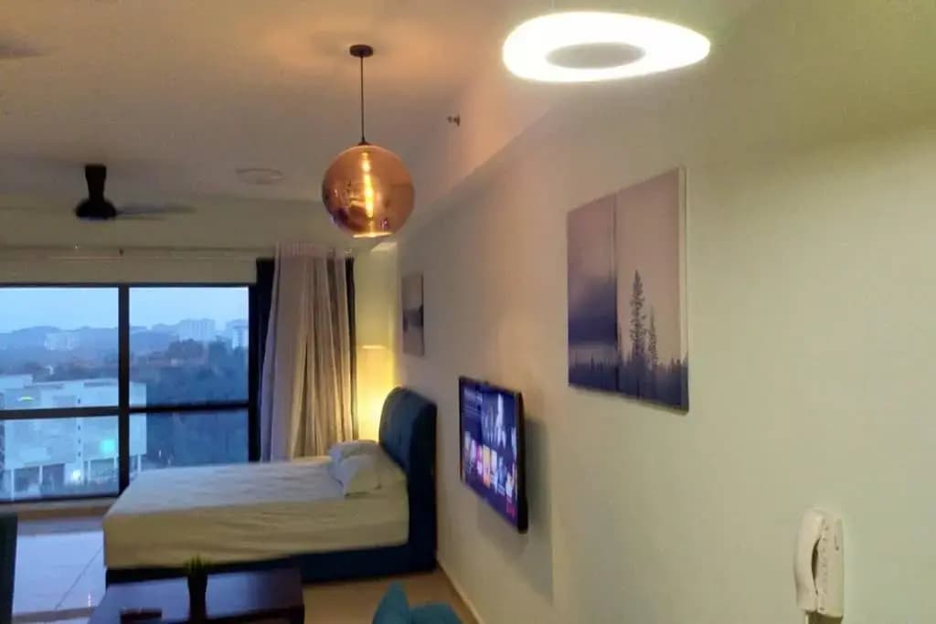 HB1614 ,Cyberjaya, Lake view, WiFi, Netflix, Free Parking, Gym, Swimming Pool, Basket Ball Court, Family play area - photo 5
