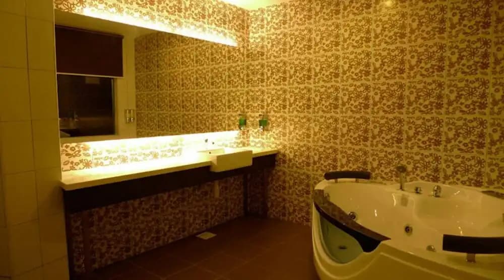 Hotel Austin Paradise Skudai - photo 10