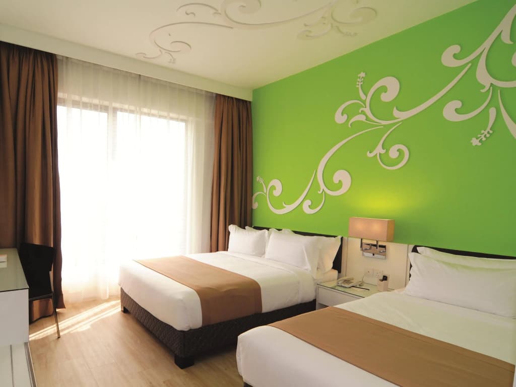 Kings Green Hotel - photo 3