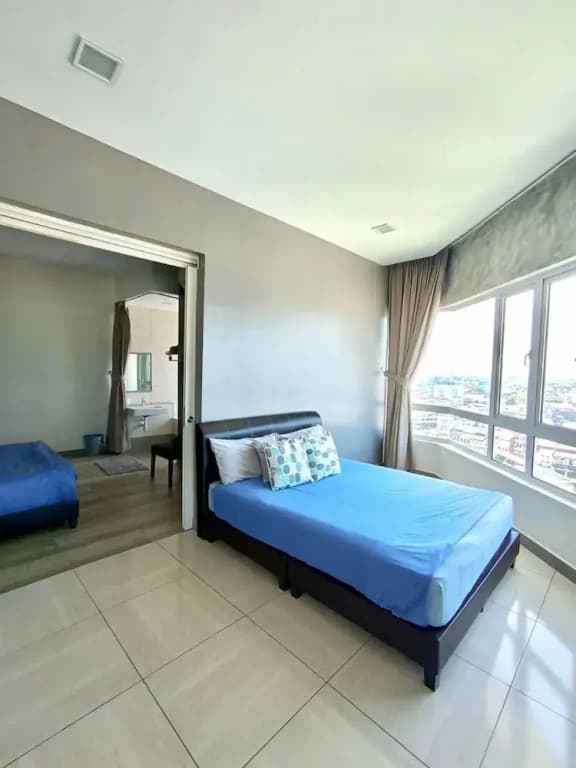 Cozy 121 Octagon 2 Bedrooms Condo - photo 4