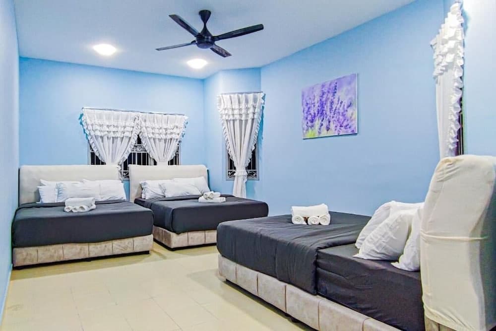 Modern Home at Kajang by HCK - photo 2