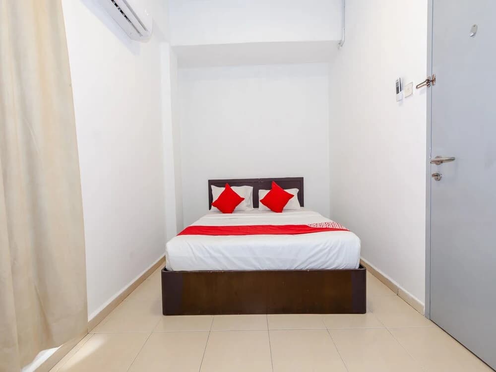 Hollitel Hotel Melaka by OYO Rooms - photo 3