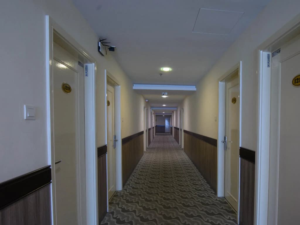 OYO 371 Grand Eastern Hotel - photo 10