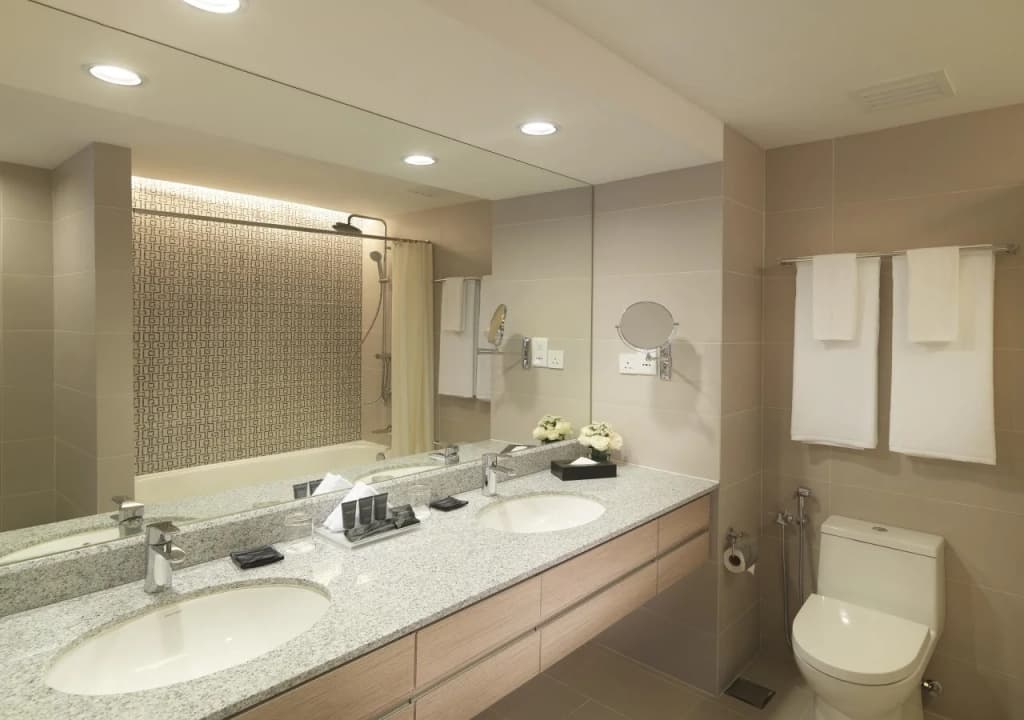 Ambassador Row Hotel Suites by Lanson Place - photo 7