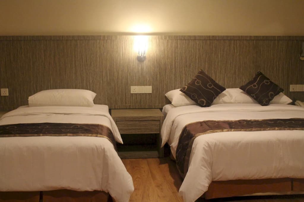 OYO 985 Hotel Nur - photo 4