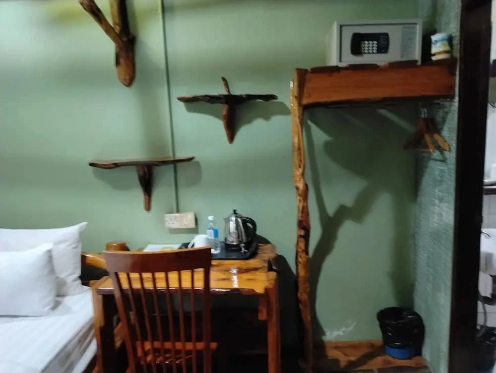 Townhouse Near Tanjung Batu Formerly 900 Inn - photo 17