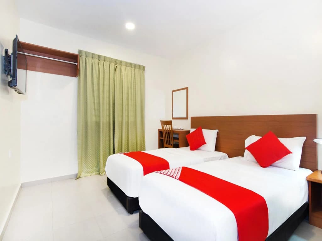Lawten Hotel - photo 2