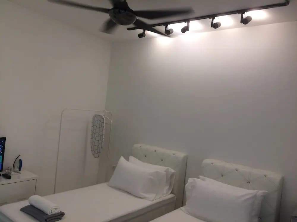Lawang Suite Corner Roomstay 1 - photo 7