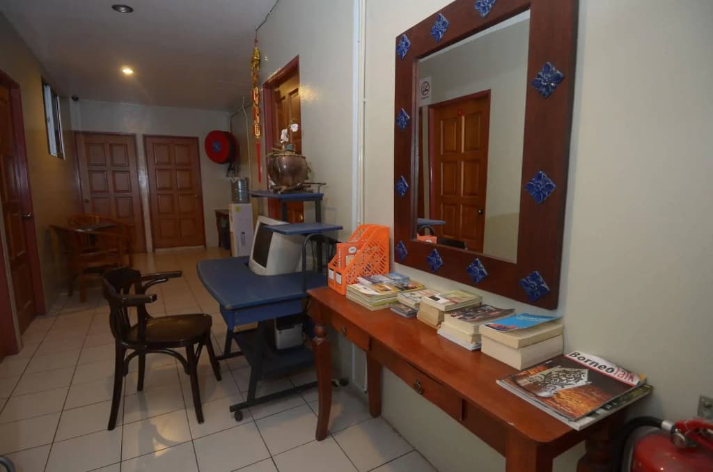John's Place - photo 10