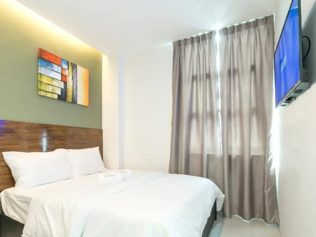 Econtel Queensbay - photo 3