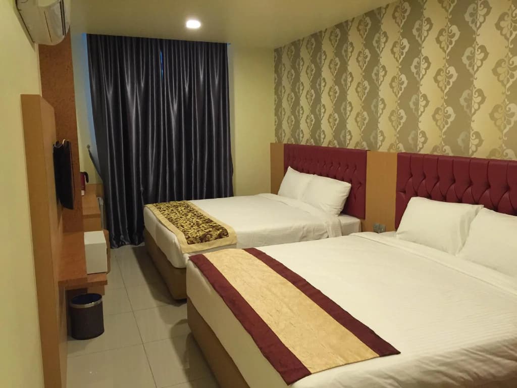 Prince 33 Hotel - photo 4