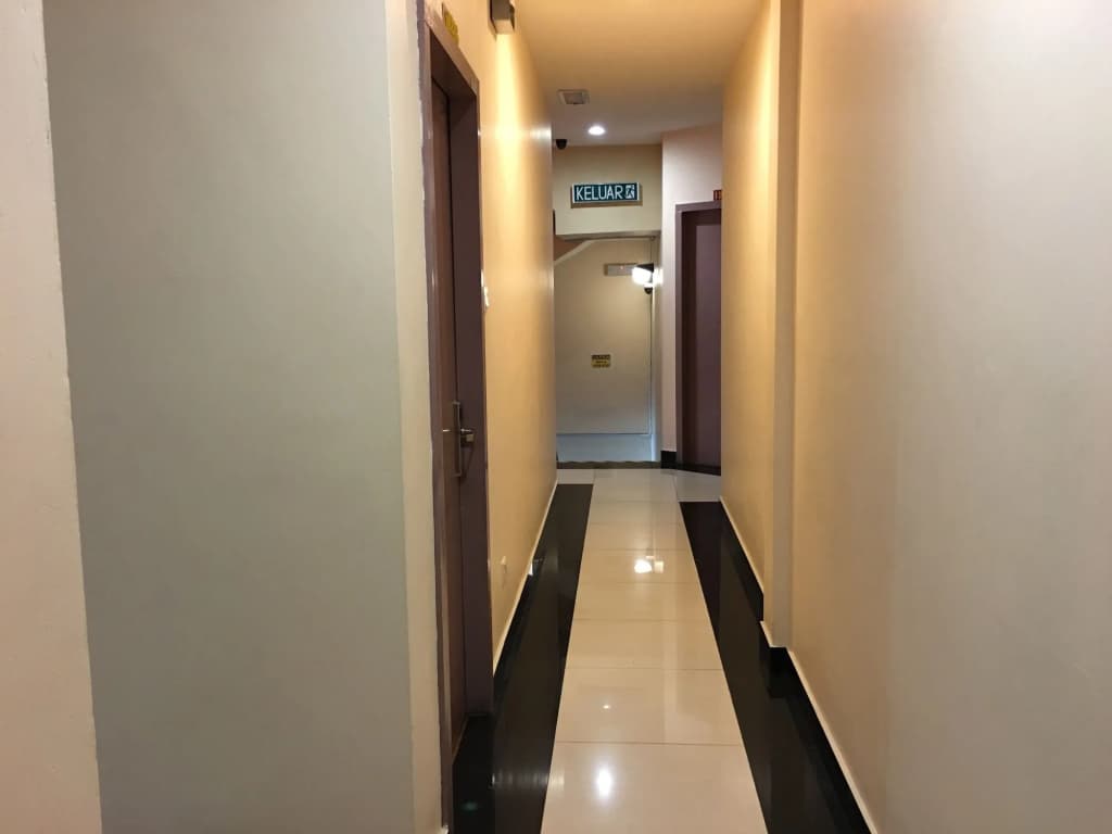 Hotel Lintas Plaza - photo 11
