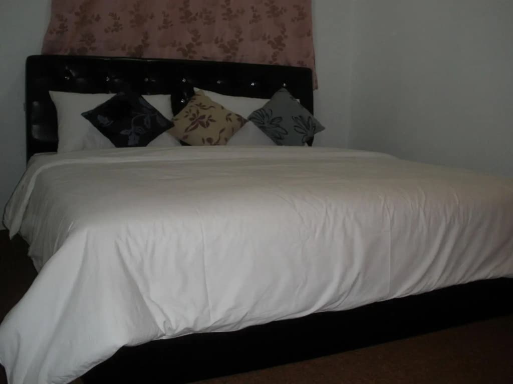 OYO 90037 The 7 Lodge Tambunan - photo 4