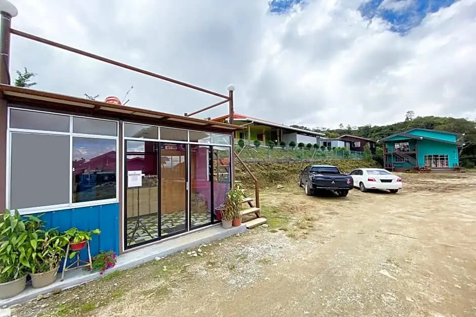 OYO HOME 90288 Masilau Valley Kundasang - photo 2