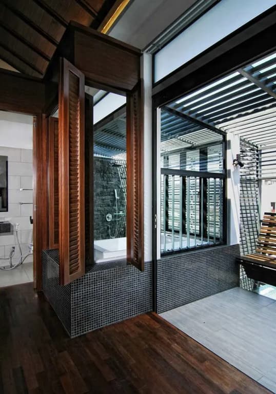Courtyard At Heeren Boutique Hotel - photo 7