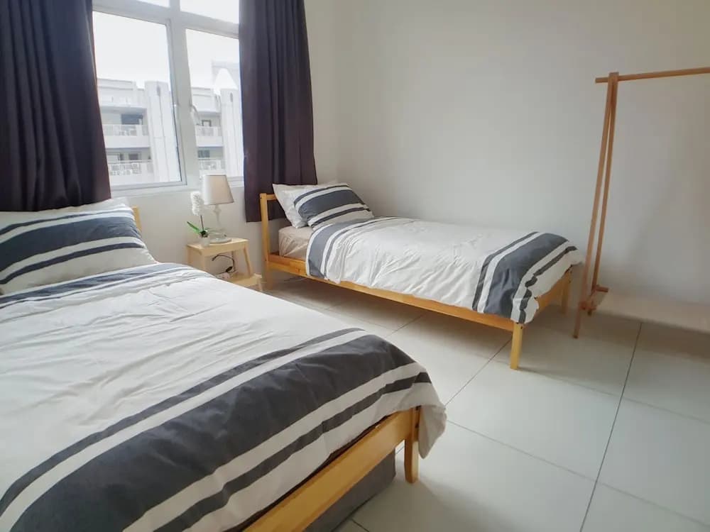 Teiw Family Homestay at Skypod Residence Puchong - photo 3