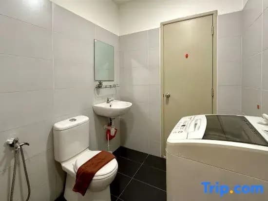 Akademik Suite@ Mount Austin | Studio - photo 9