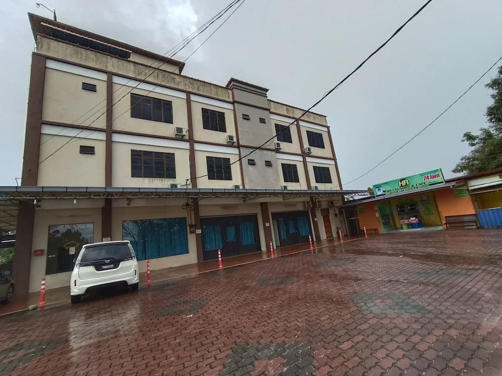 OYO 90868 Oba Hotel - photo 1