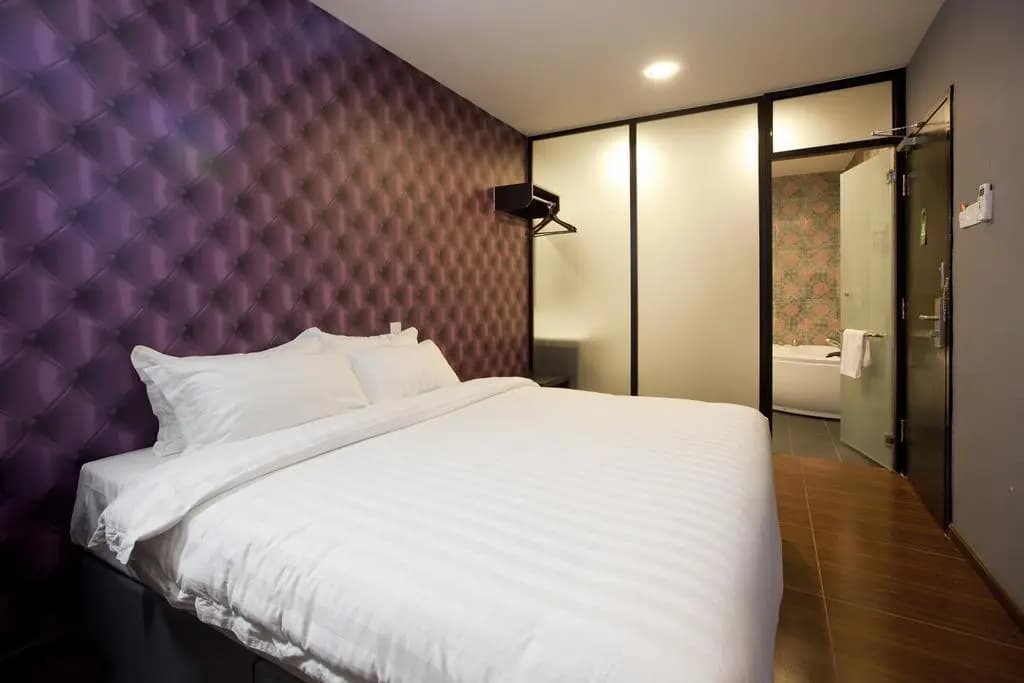 OYO 383 V3 Hotel Nusajaya - photo 15