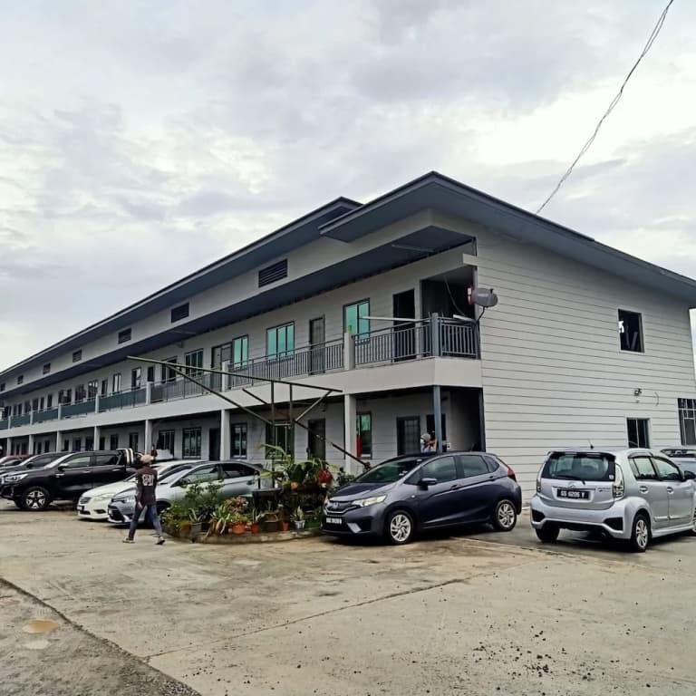 OYO Home 90391 Borneo Home - photo 11