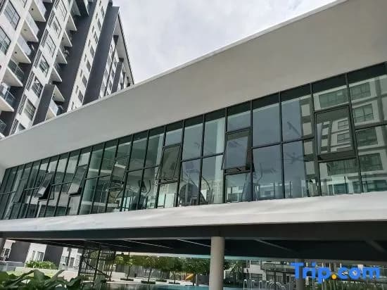 2pax Studio@Zeva/Near UPM/MRT/Aeon with Desk&TV - photo 3