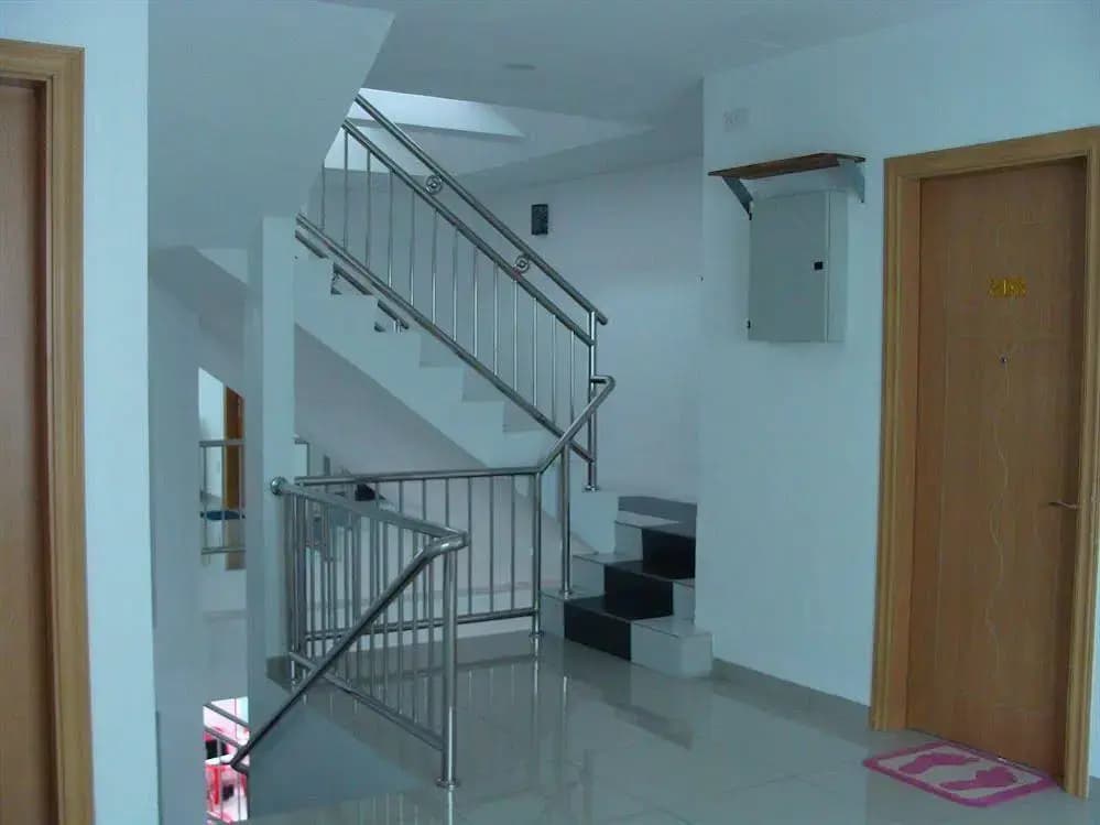 White House Homestay - photo 13