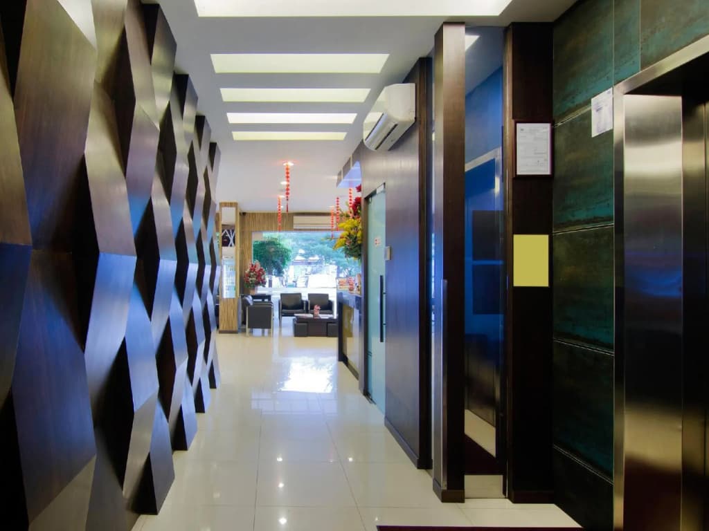 8 Days Boutique Hotel @ Mount Austin JB - photo 11