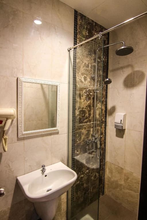 Hotel Zamburger Taman Mutiara Mas - photo 9