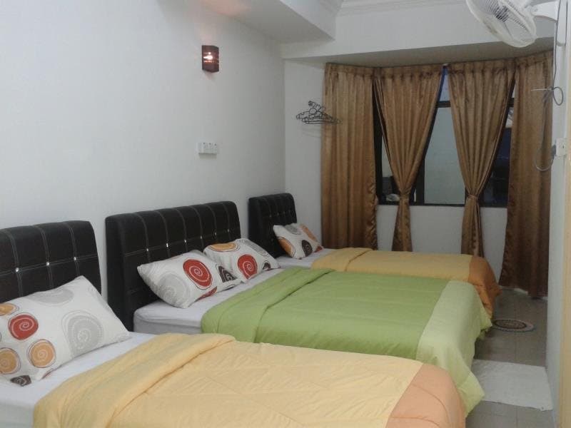 Zenith Guest House @ Palm Court - photo 12