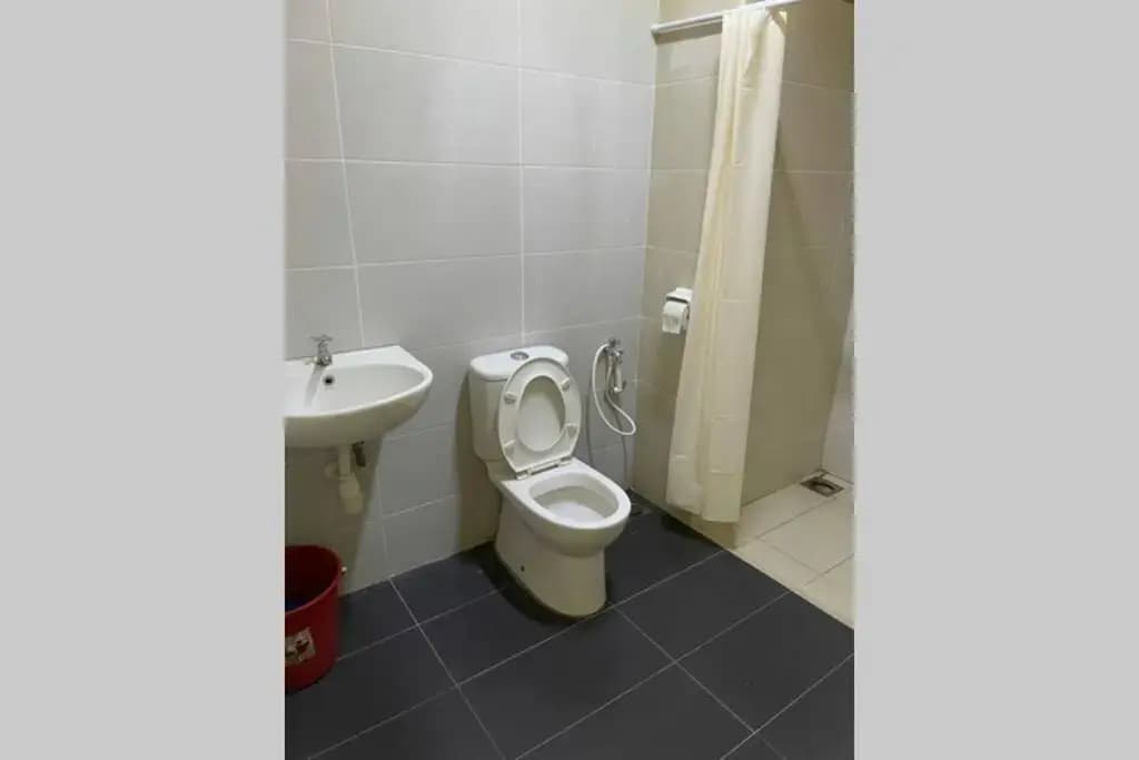Baojuwu@2 Bedrooms Akademik Suites Austin Height - photo 9