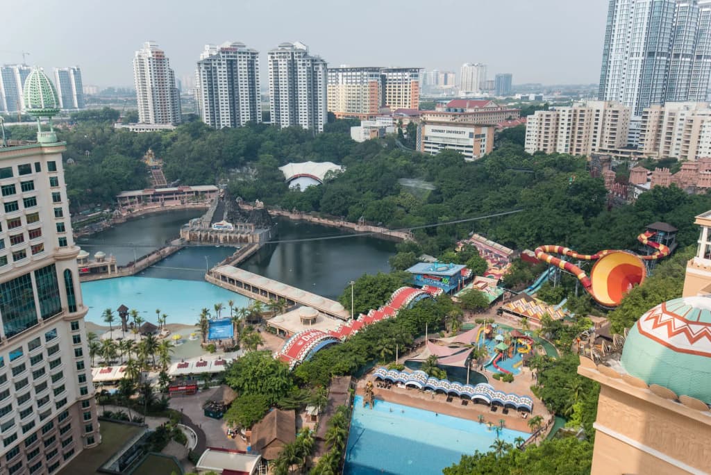 Resort suites at Bandar Sunway - photo 22