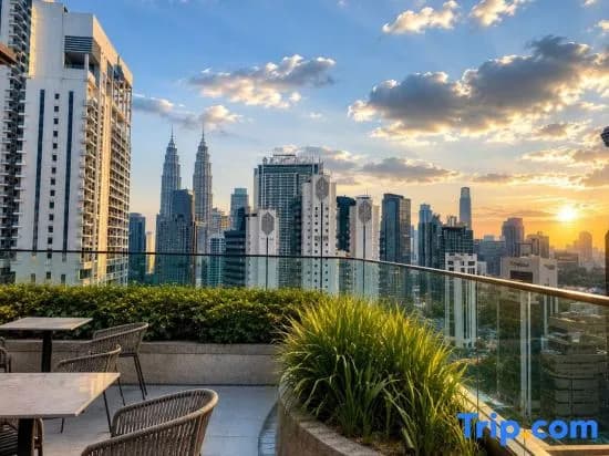 Majestic KLCC Infinity Pool | 5min Walk to Mall & Train - photo 1