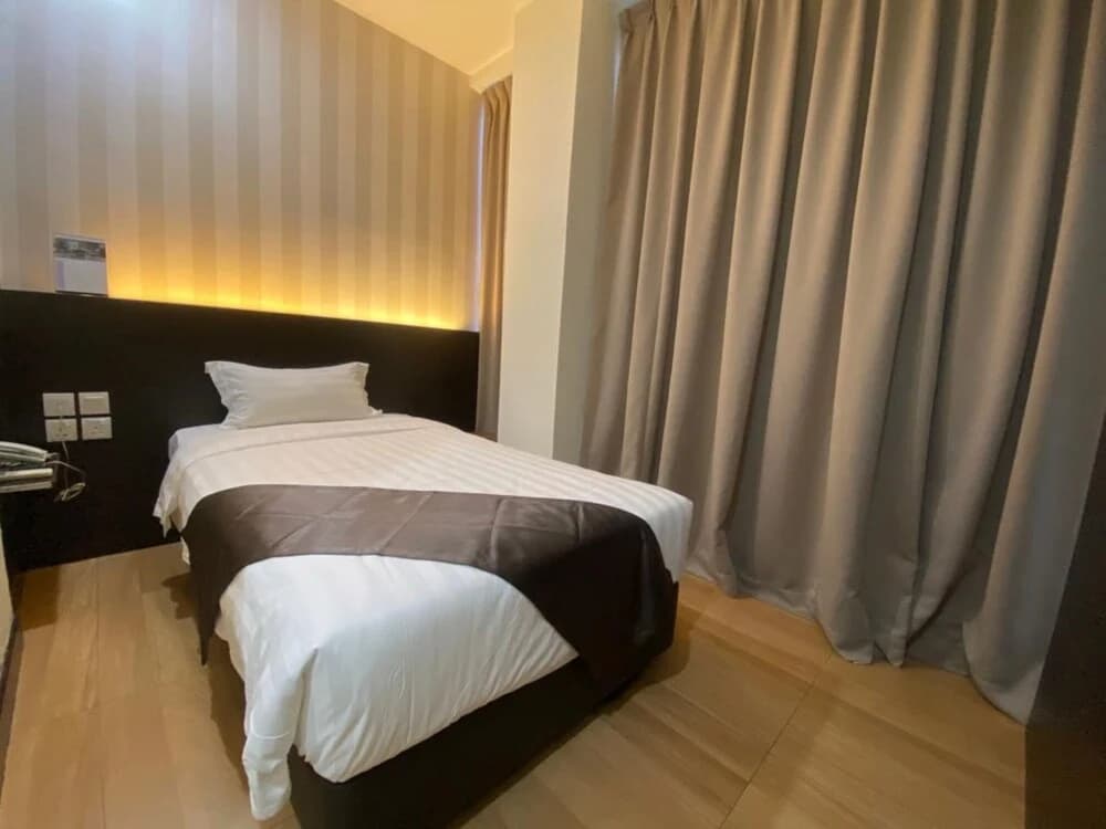 Capital O 90447 Hotel Ezzyhome Kebun Teh - photo 4