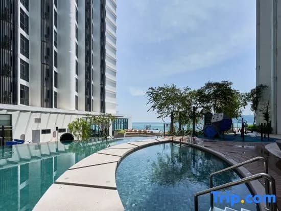 The Shore by HF Suites - photo 1