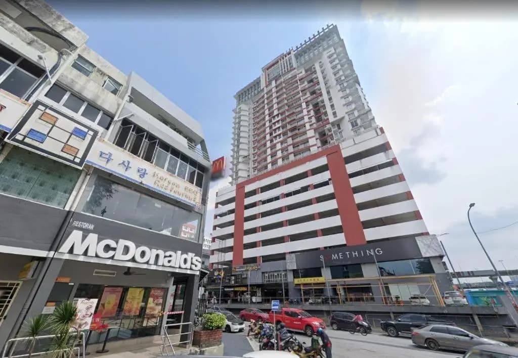 Bed & Pillow Subang Jaya by HomeBrickz - photo 1