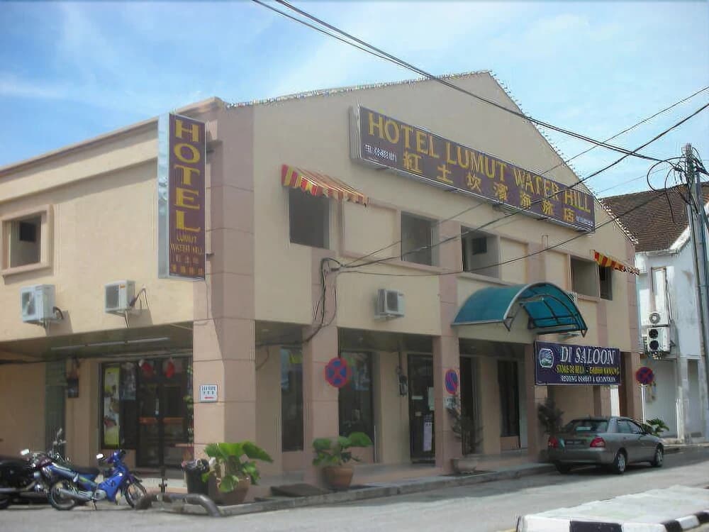 Hotel Lumut Water Hill - photo 1