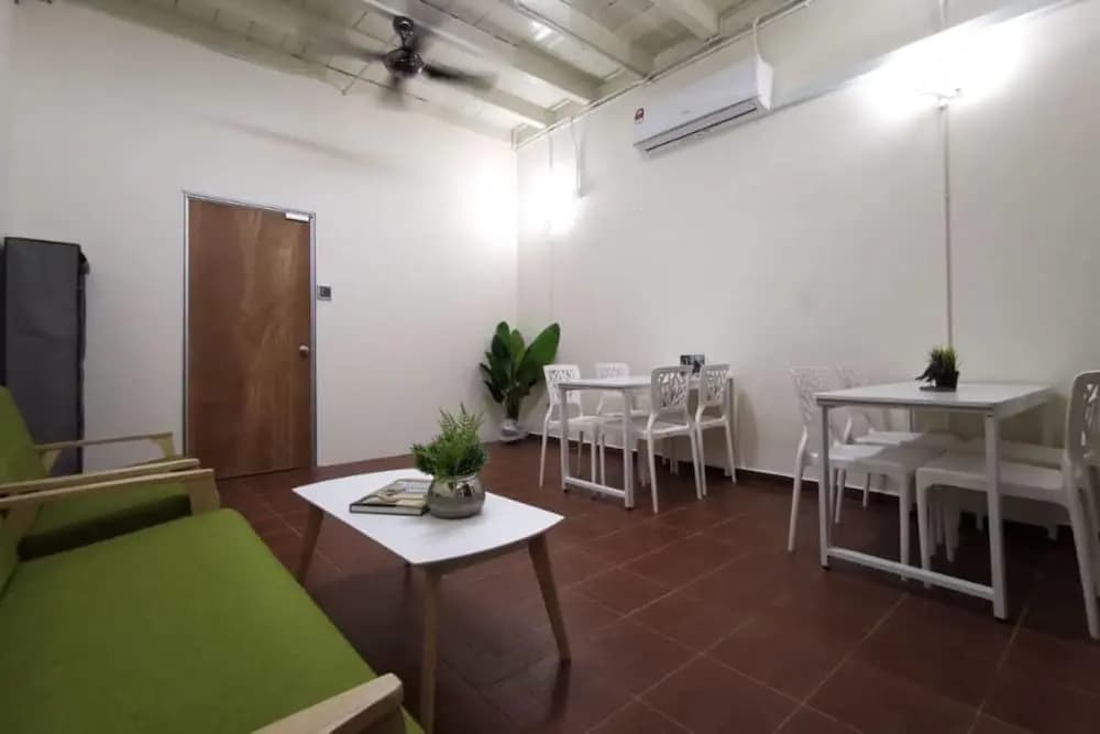 Third Street Station - Hostel - photo 2