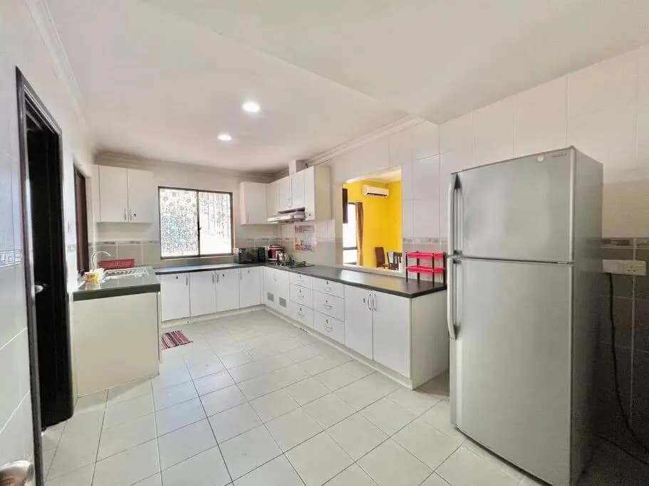 VACATION HOME PENTHOUSE MARINA COURT CONDO RESORT KOTA KINABALU 5 bedrooms 15 pax - photo 13