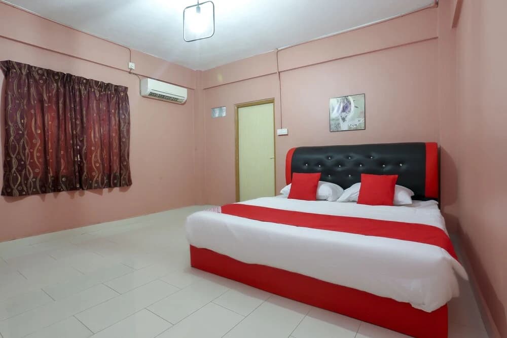Damika Hotel by OYO Rooms - photo 2