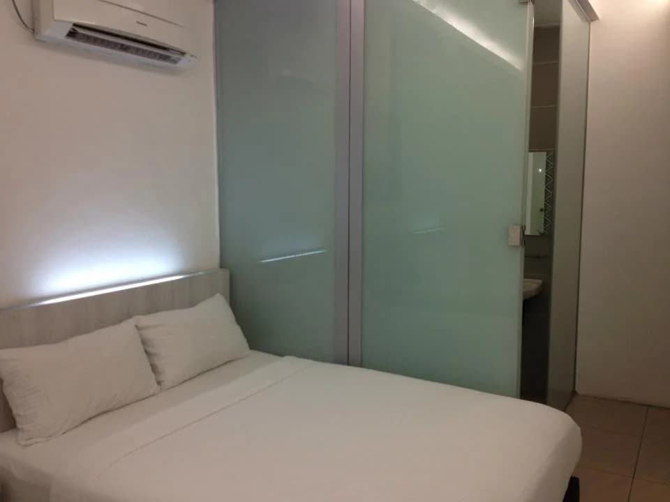 Coastline Hotel - photo 11
