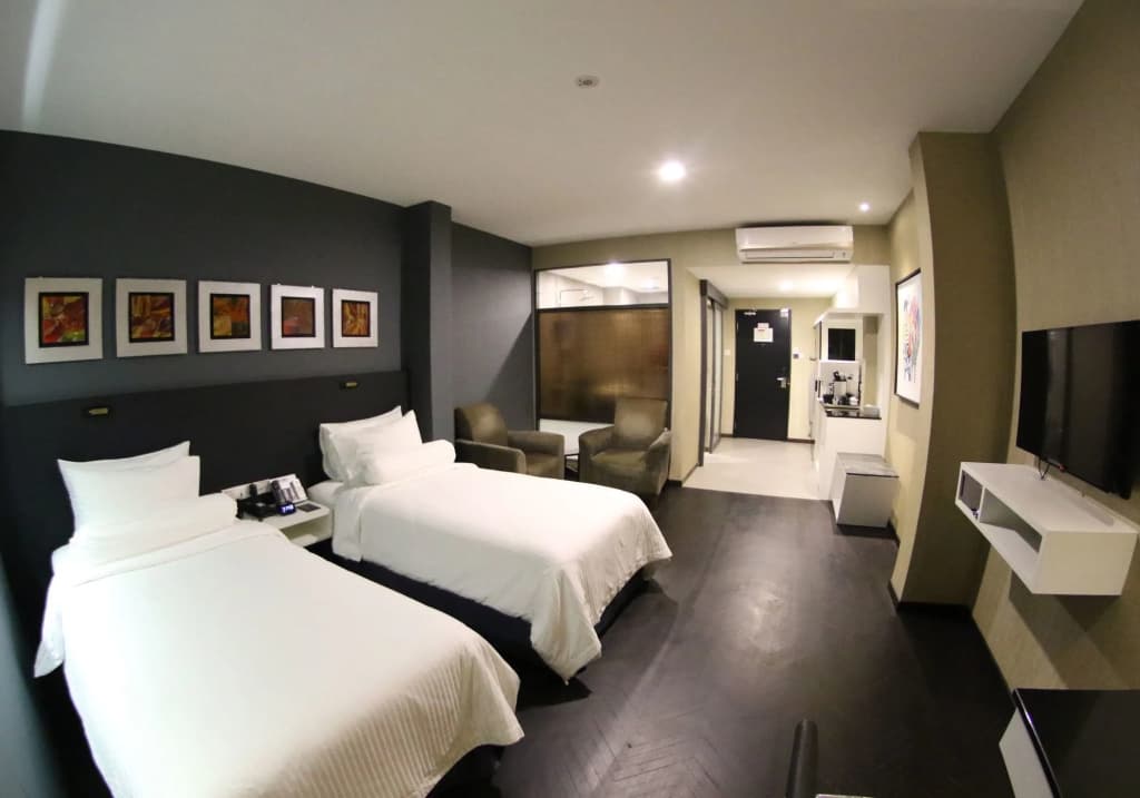 Bedrock Hotel - photo 7