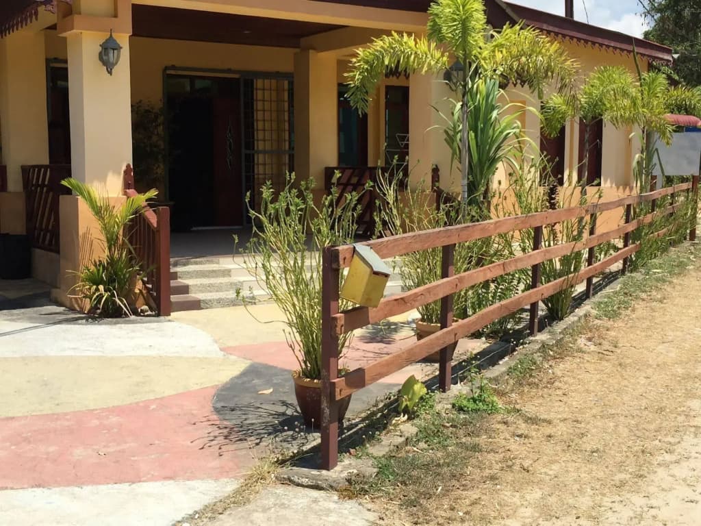 Zulina Homestay - photo 10