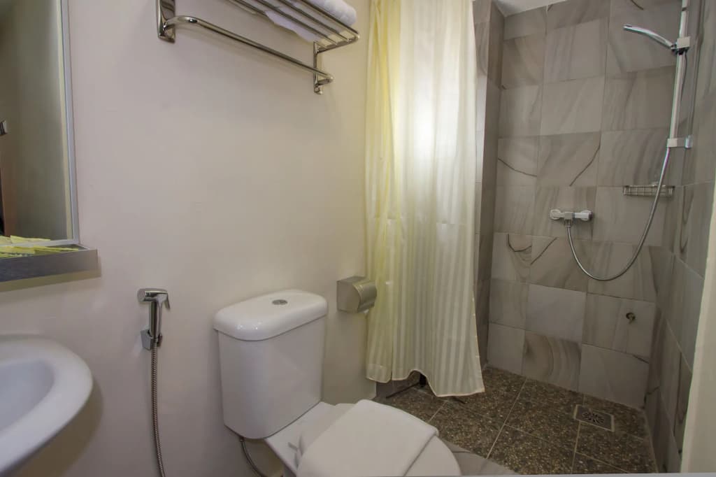 Baguss Hotel and Serviced Apartment - photo 7